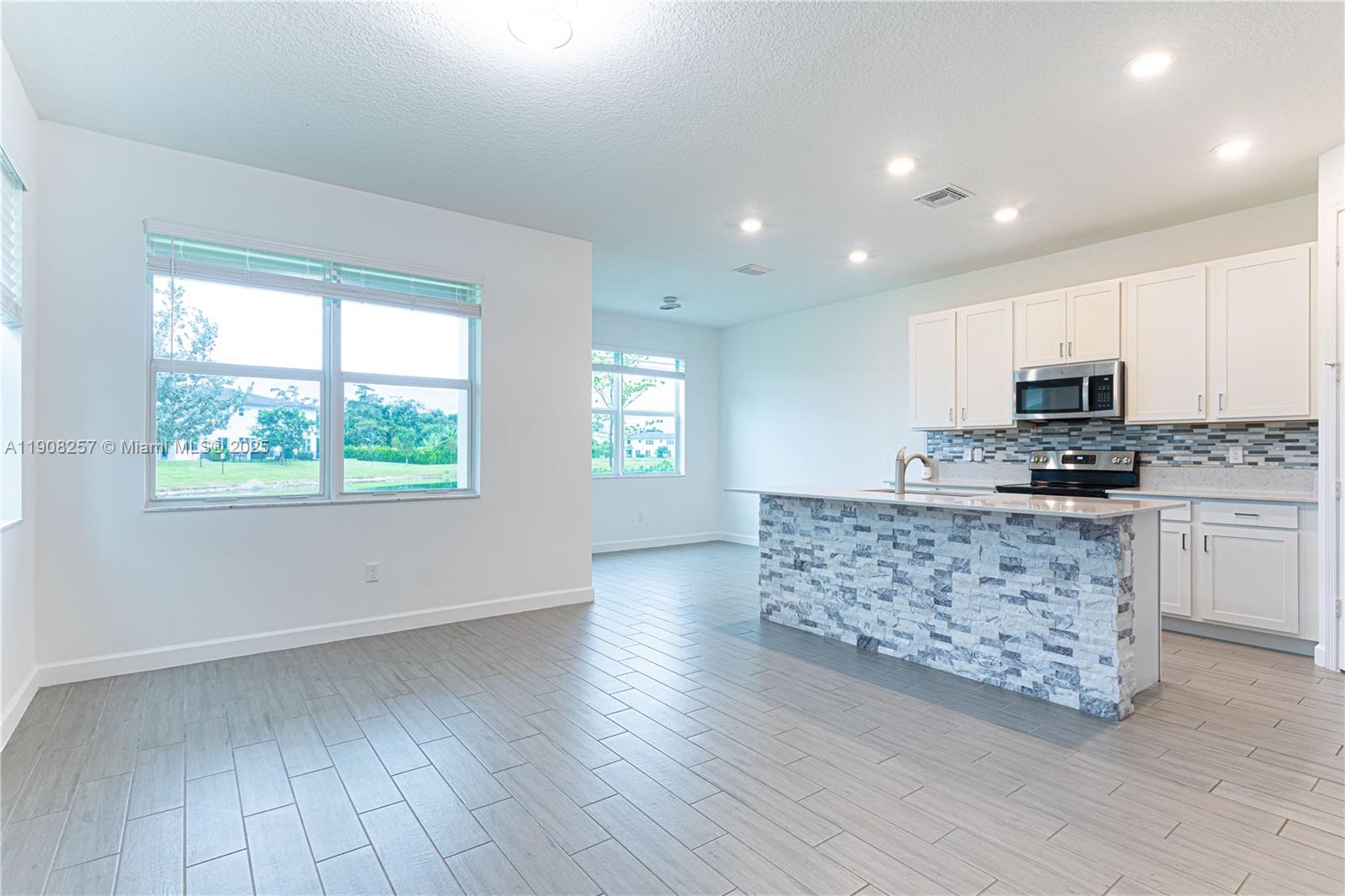 ANDALUCIA PUD PLAT 6 - Residential Lease