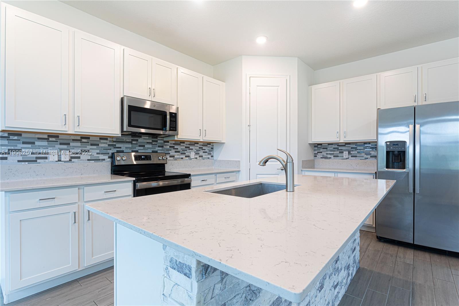 ANDALUCIA PUD PLAT 6 - Residential Lease