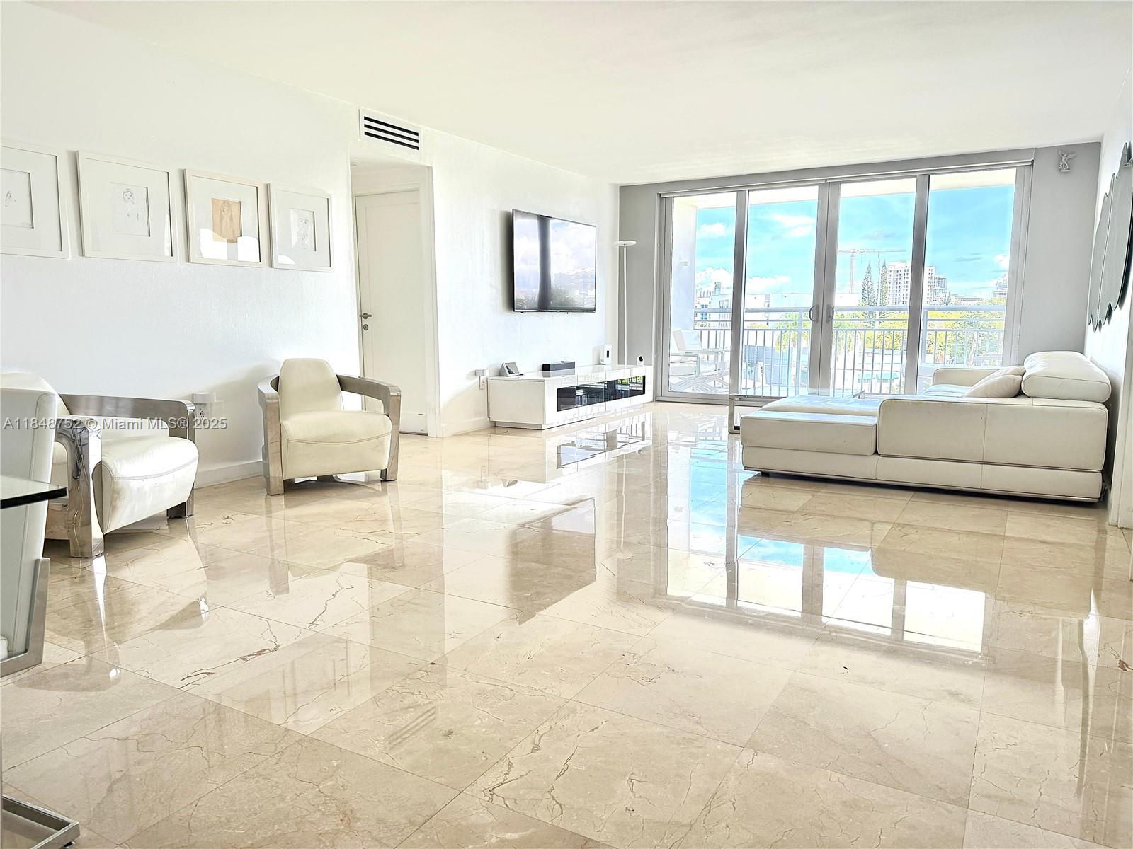 COLONY BAY HARBOR APTS CO - Residential