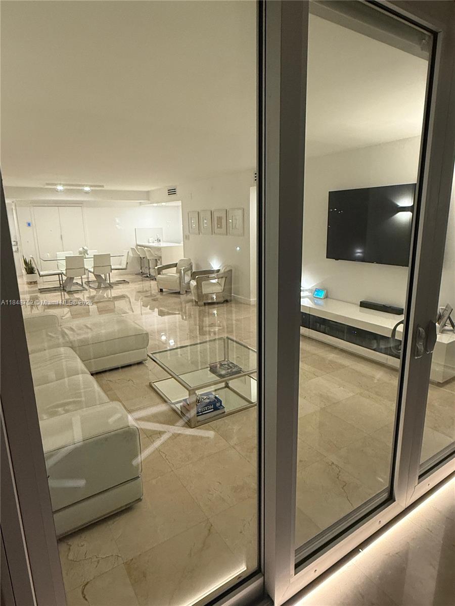 COLONY BAY HARBOR APTS CO - Residential