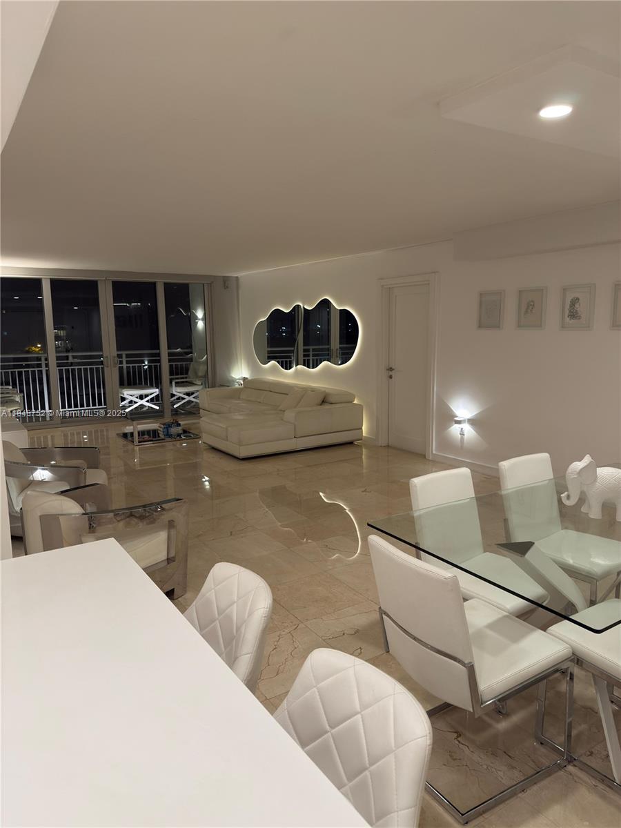 COLONY BAY HARBOR APTS CO - Residential