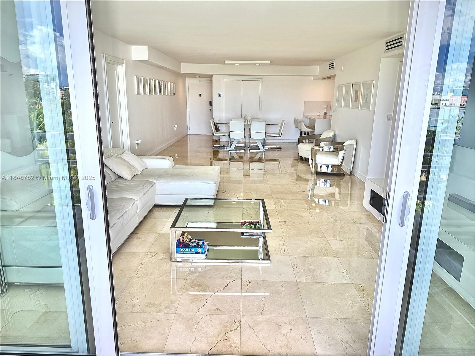 COLONY BAY HARBOR APTS CO - Residential