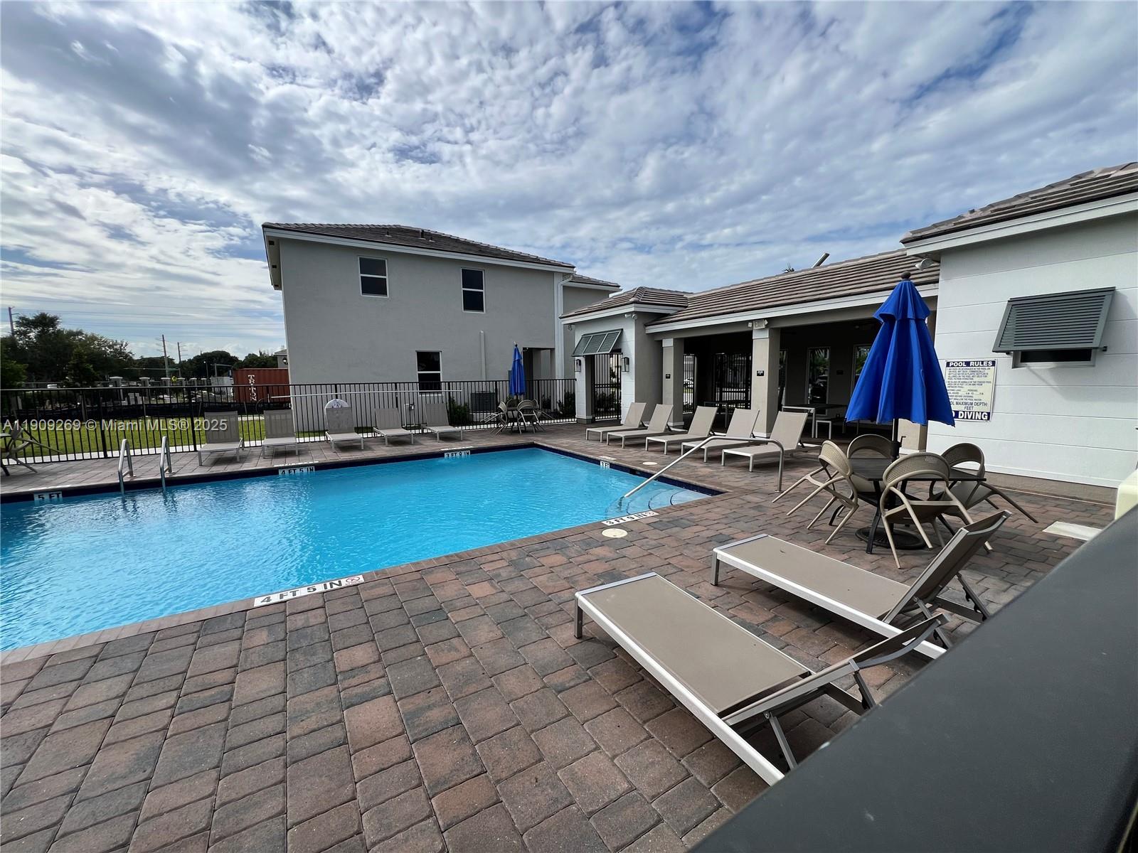 MARIE ESTATES - Residential