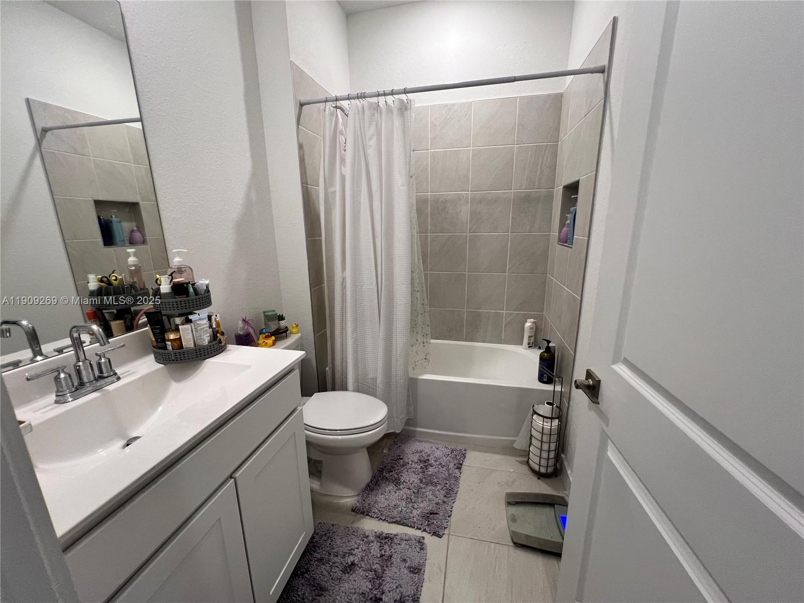 MARIE ESTATES - Residential