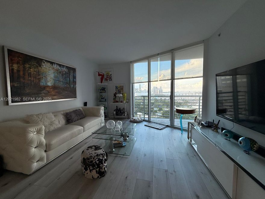Stunning residence at One Miami featuring beautiful views of Bayfront Park and the Port of Miami. Enjoy a bright and open layout with floor-to-ceiling windows that frame dynamic city and waterfront scenery. Perfectly located in the heart of Downtown Miami, just steps from world-class dining, entertainment, Brickell, and the waterfront. Ideal as a primary residence, second home, or investment opportunity.