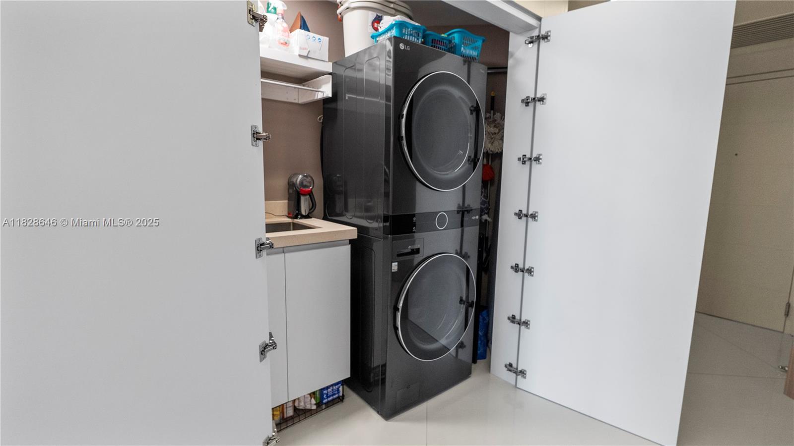 MARINA PALMS RESIDENCES N - Residential