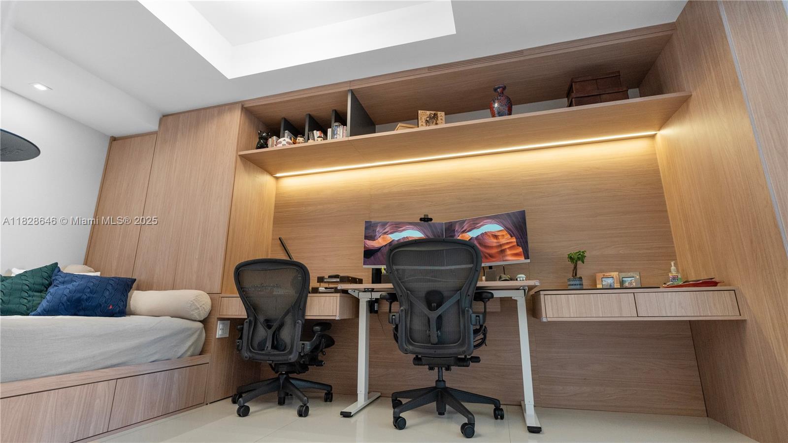 MARINA PALMS RESIDENCES N - Residential