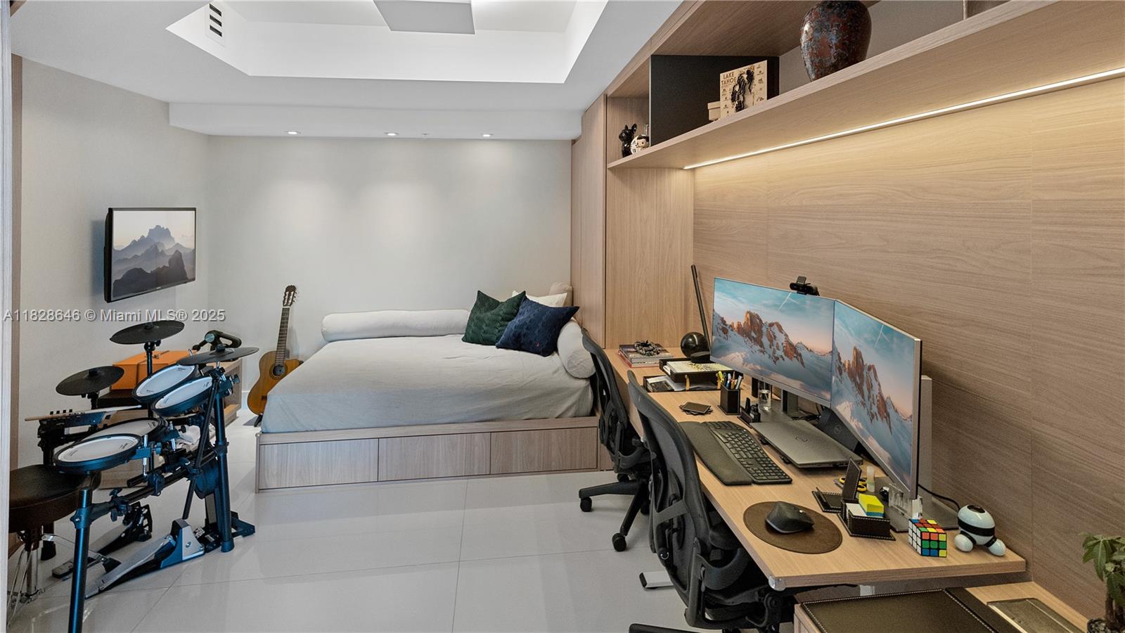 MARINA PALMS RESIDENCES N - Residential