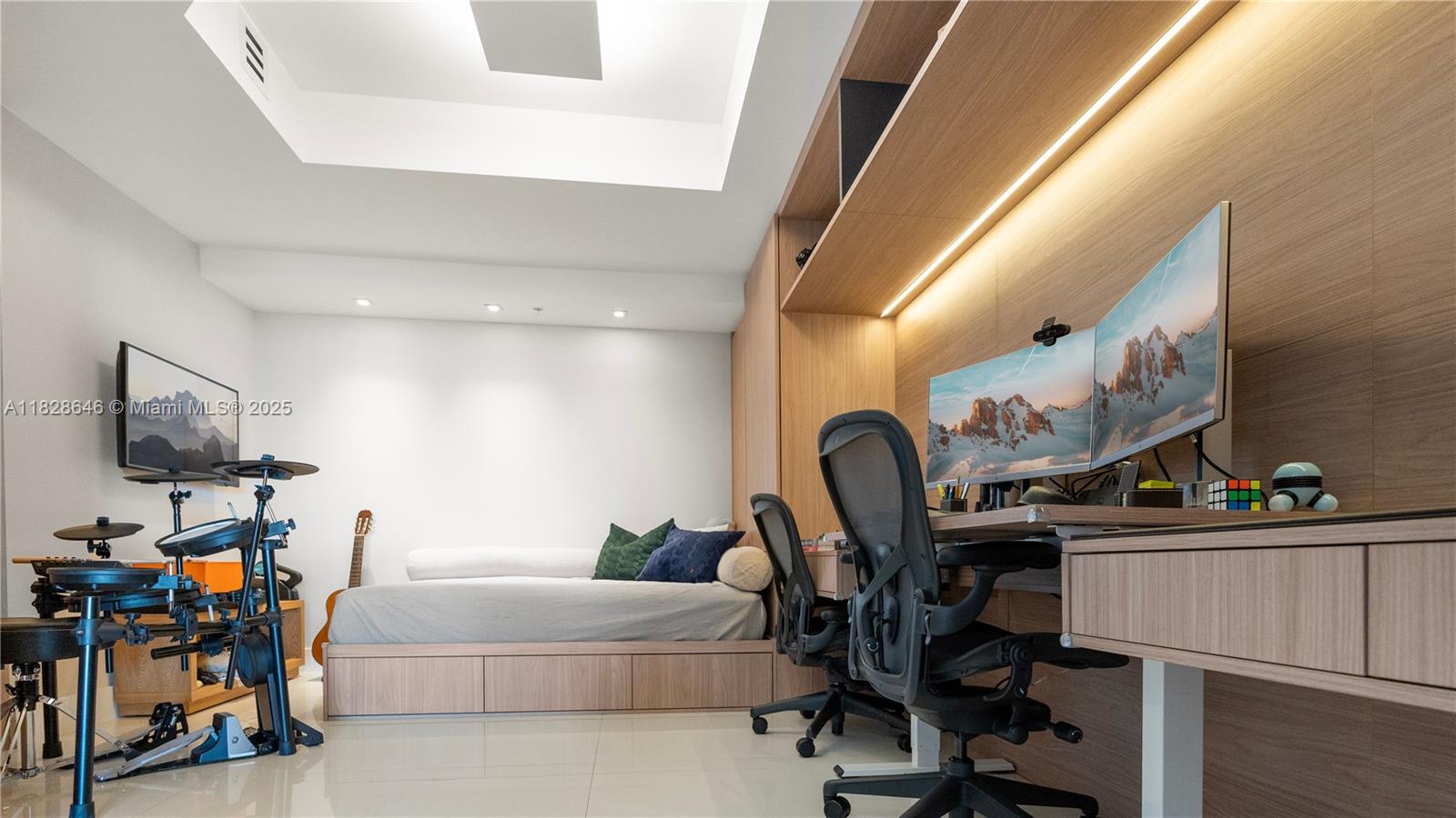 MARINA PALMS RESIDENCES N - Residential