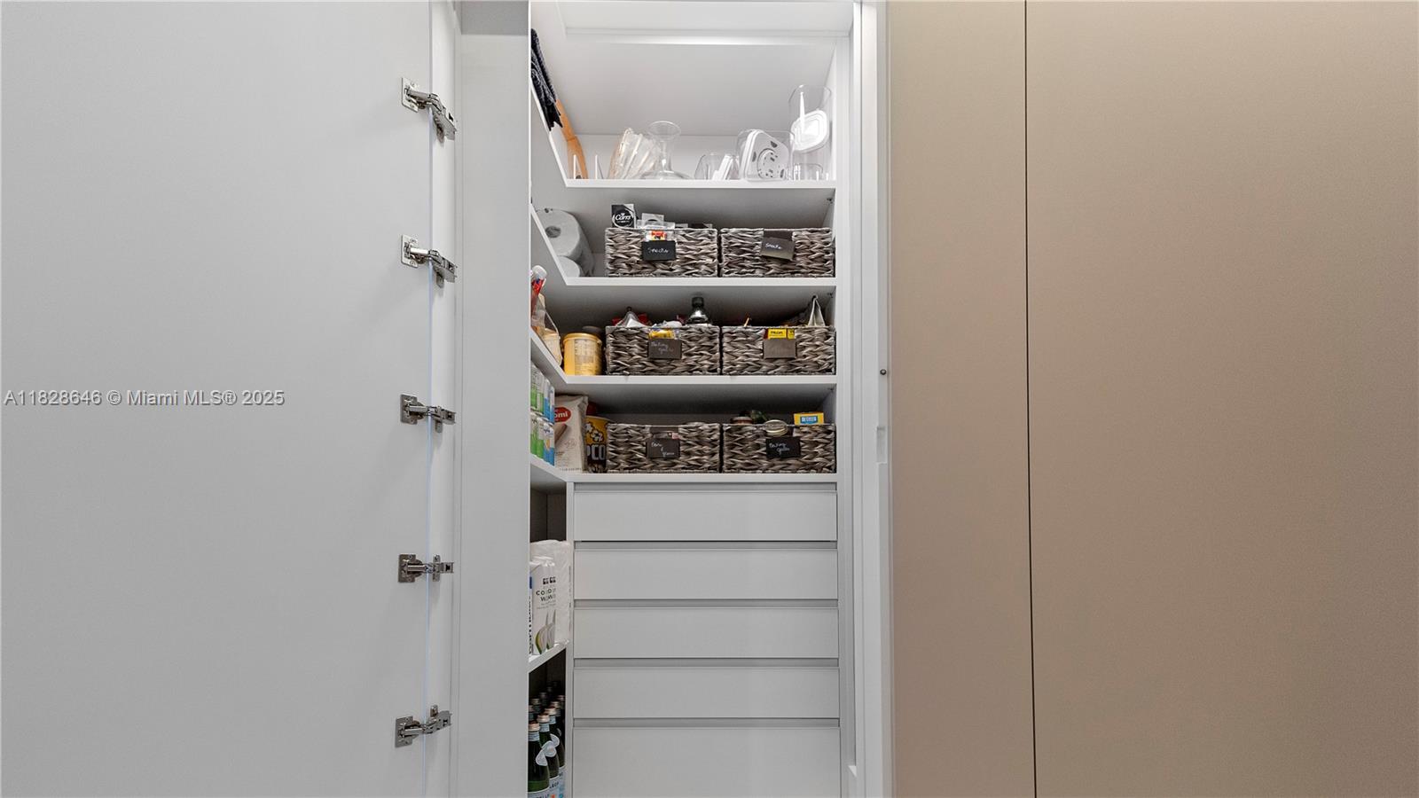 MARINA PALMS RESIDENCES N - Residential