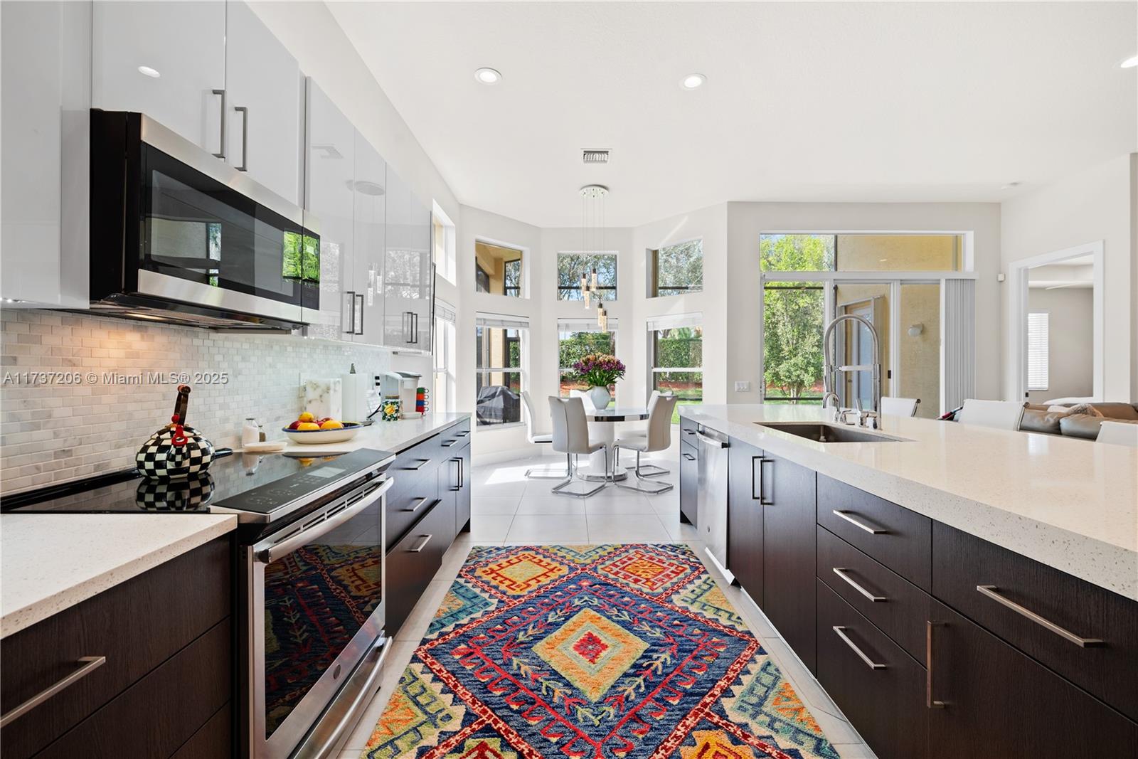 VALENCIA POINTE 3 - Residential