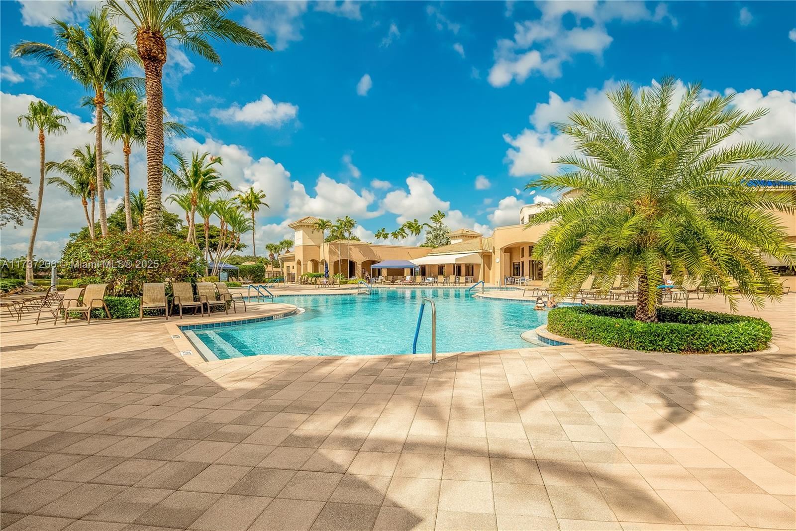 VALENCIA POINTE 3 - Residential