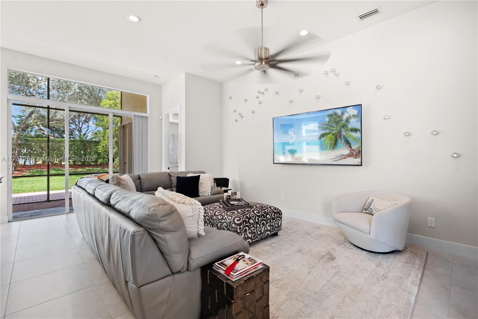 VALENCIA POINTE 3 - Residential