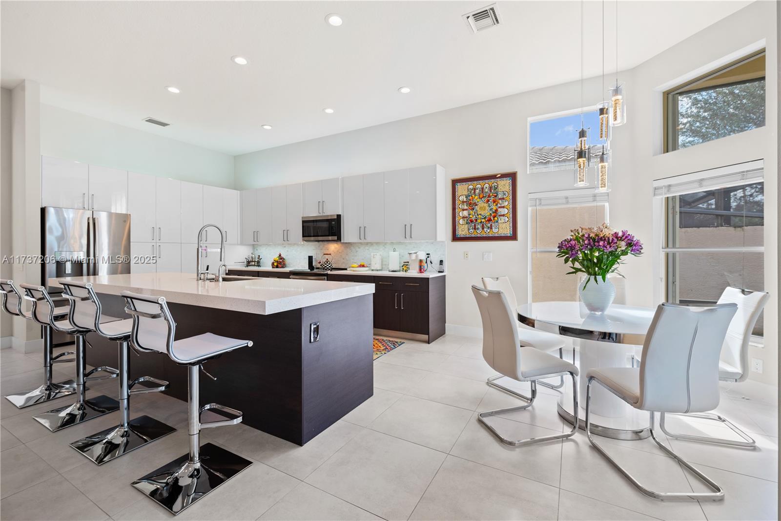 VALENCIA POINTE 3 - Residential