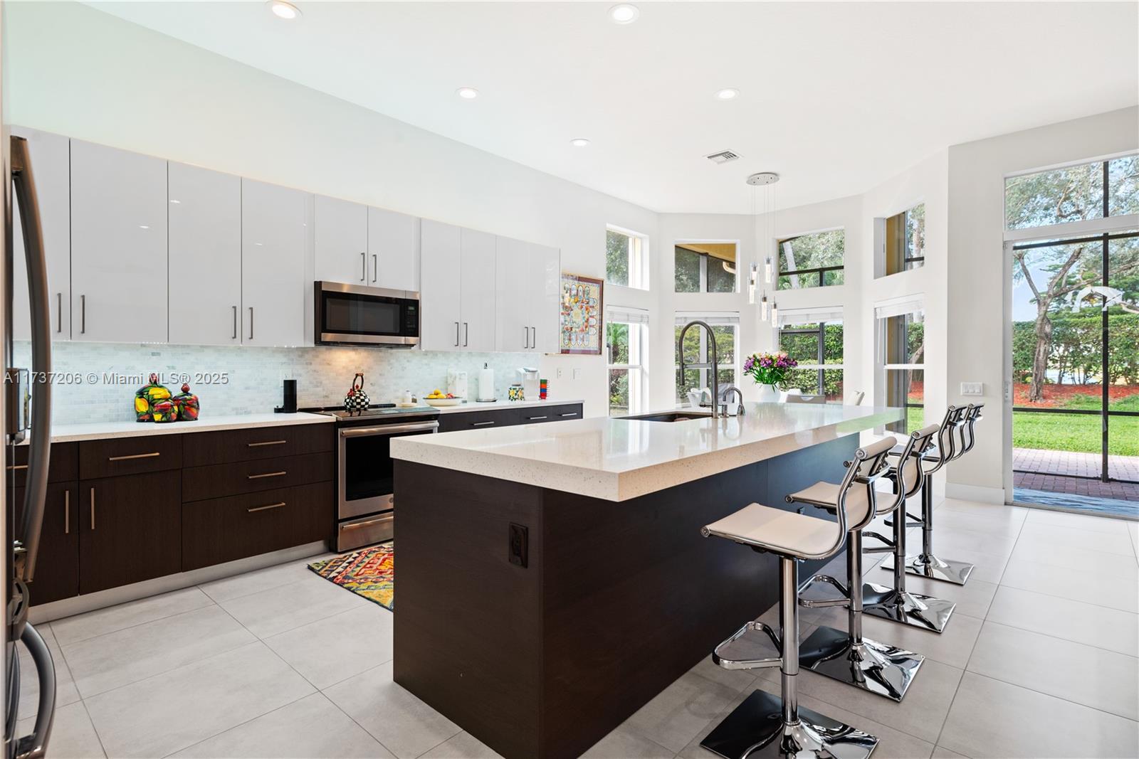 VALENCIA POINTE 3 - Residential