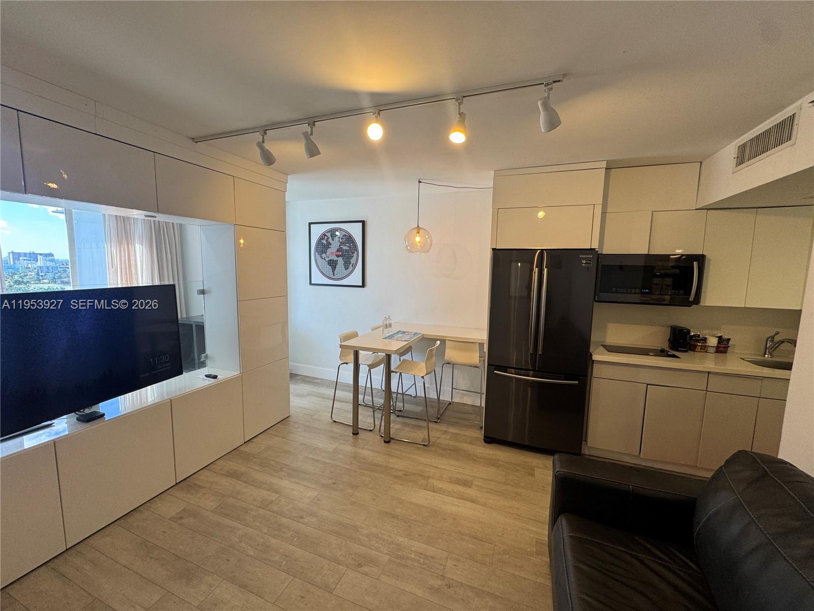 The Aventura Beach Club - Residential