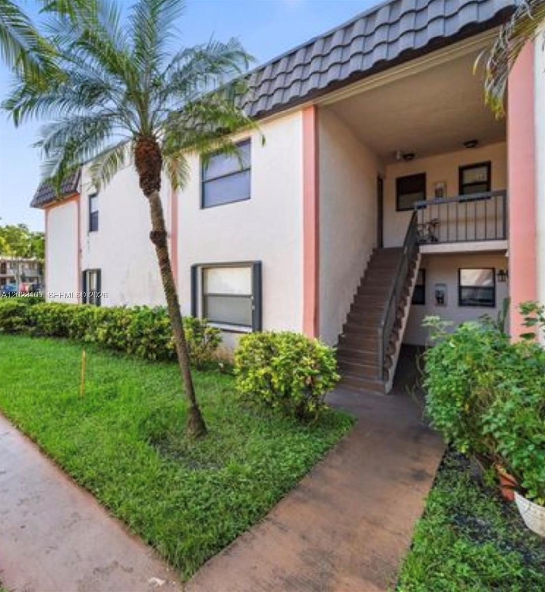 View photos, virtual tours, details... 851 NE 207th Ter 6-103