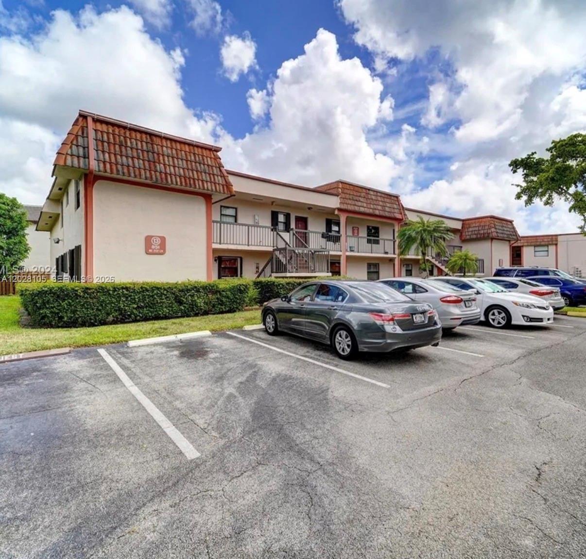 View photos, virtual tours, details... 851 NE 207th Ter 6-103