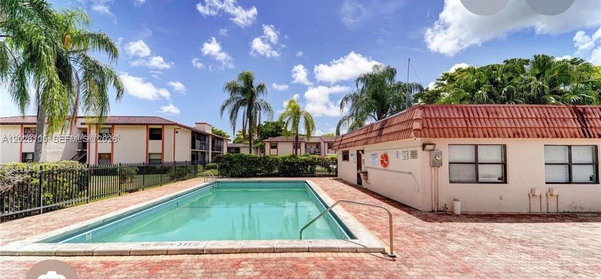 View photos, virtual tours, details... 851 NE 207th Ter 6-103