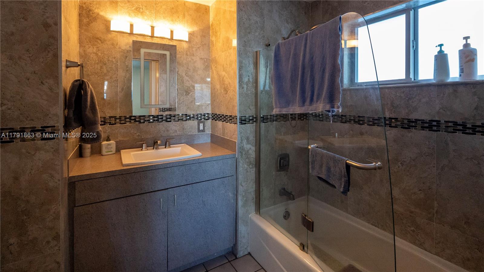 MELROSE MANOR - Residential