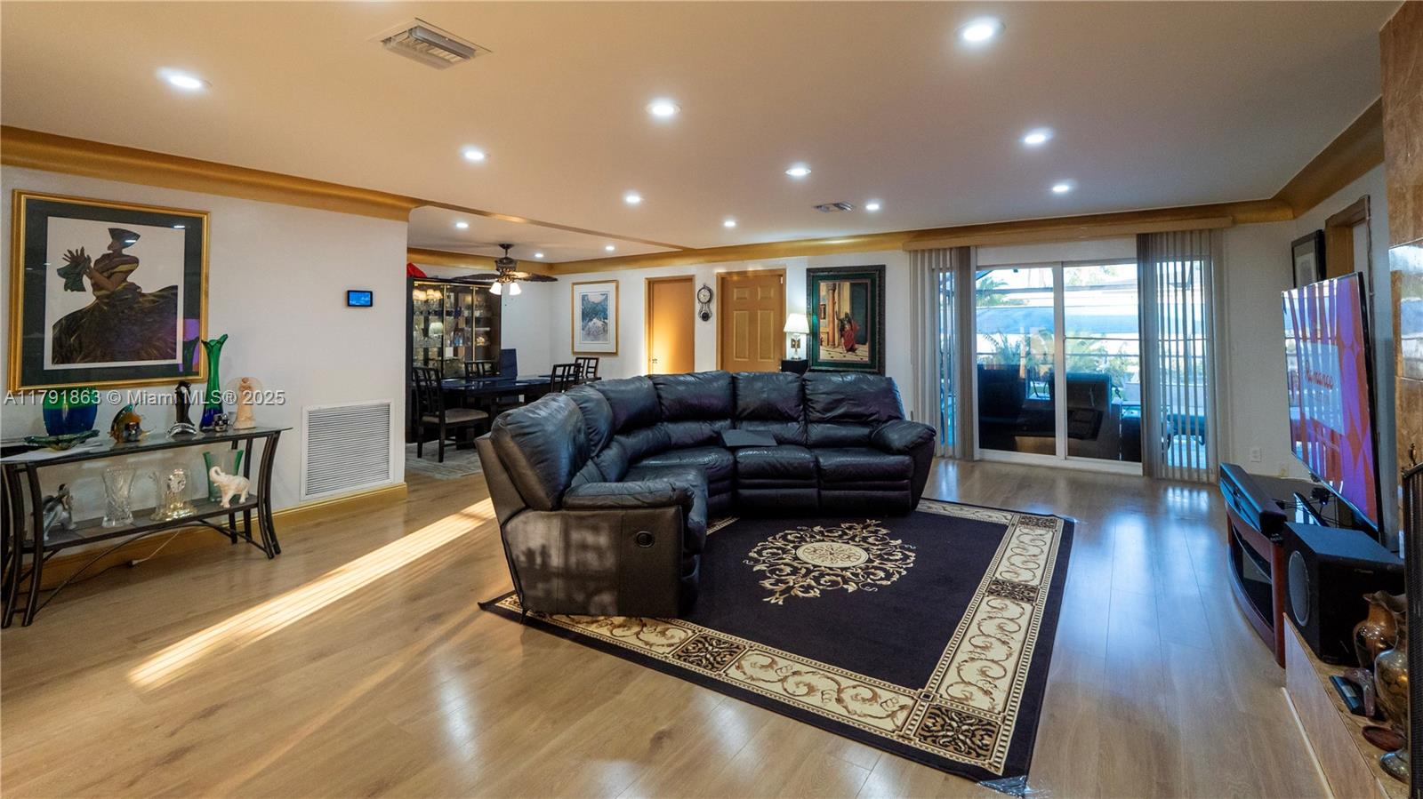 MELROSE MANOR - Residential