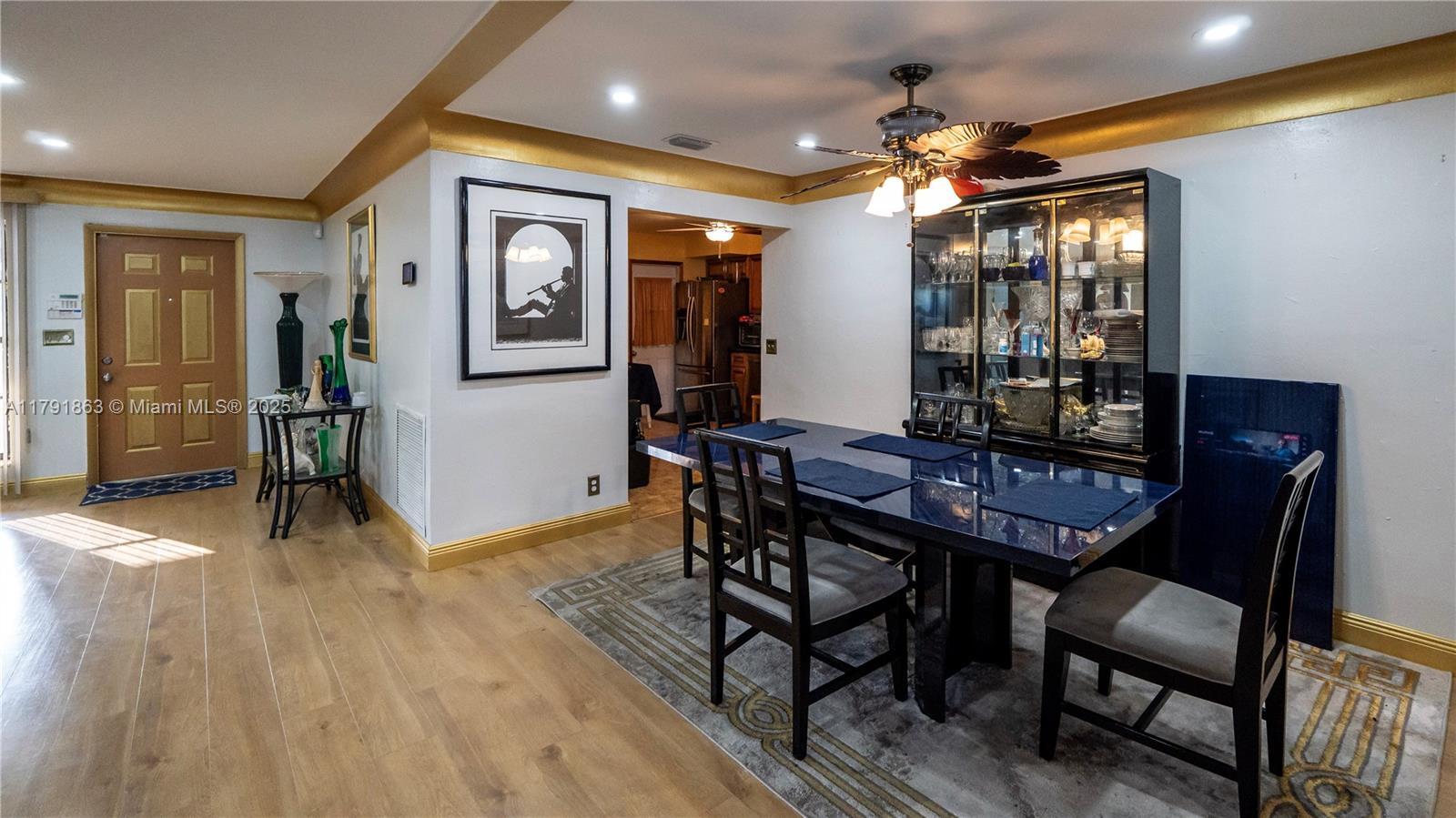 MELROSE MANOR - Residential
