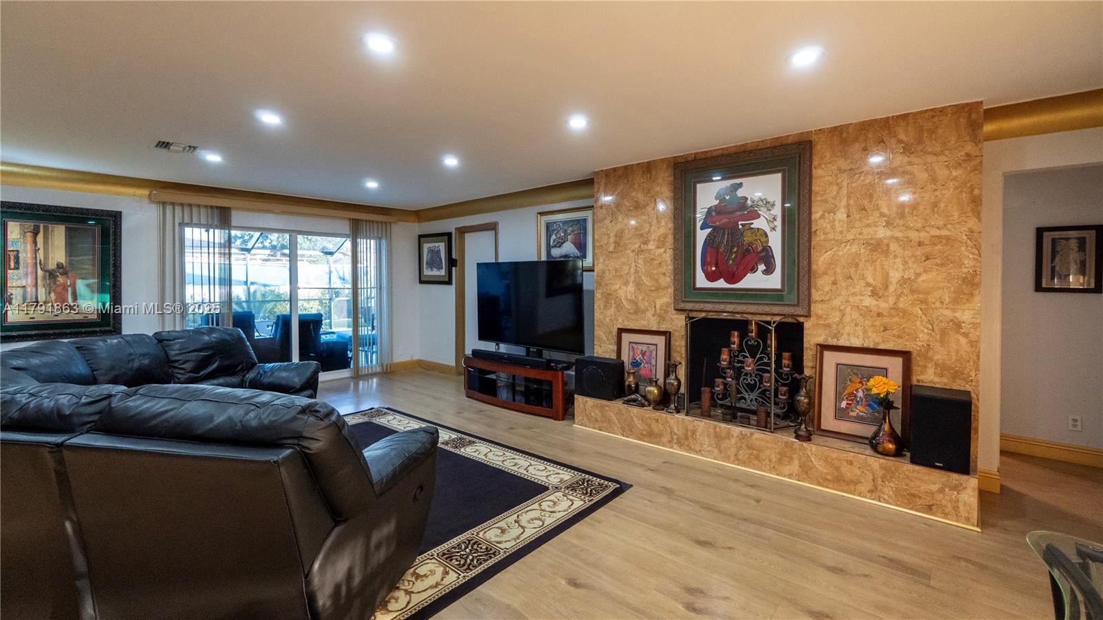 MELROSE MANOR - Residential