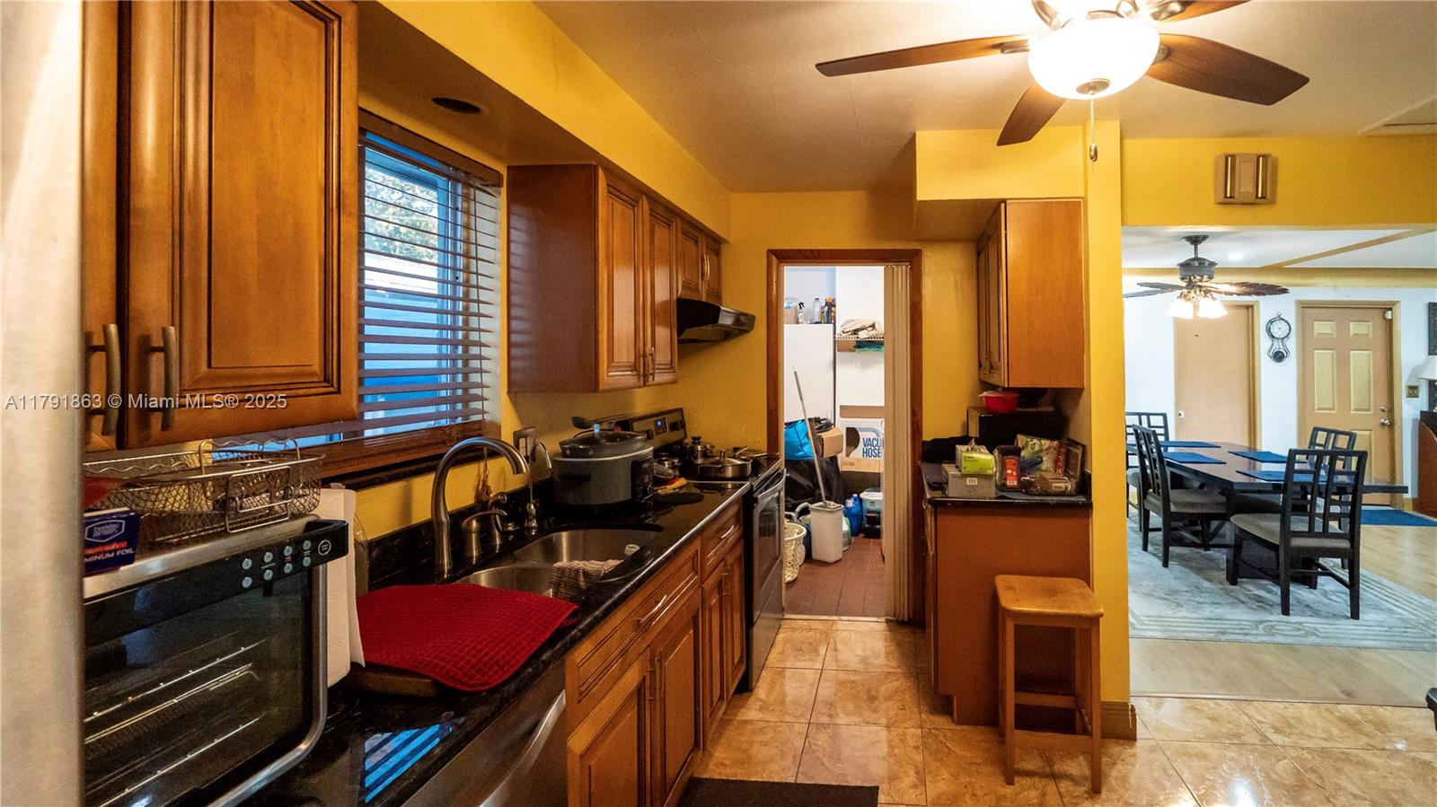MELROSE MANOR - Residential
