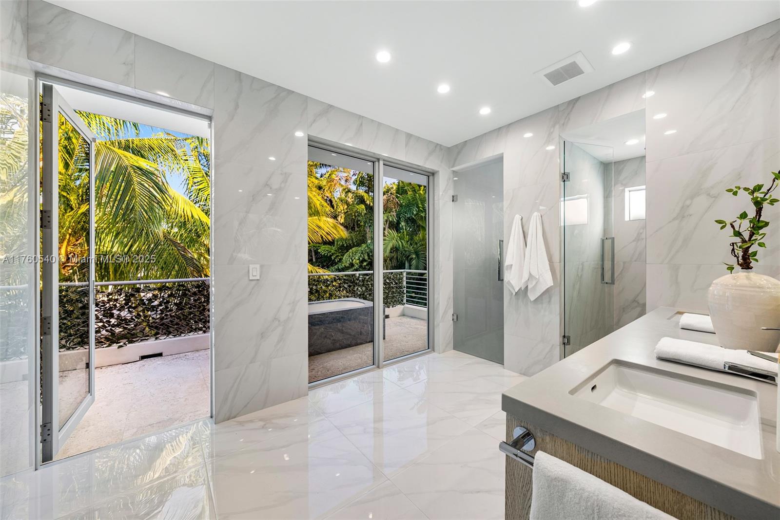 BAY HOMES SUB DB 338-23 - Residential