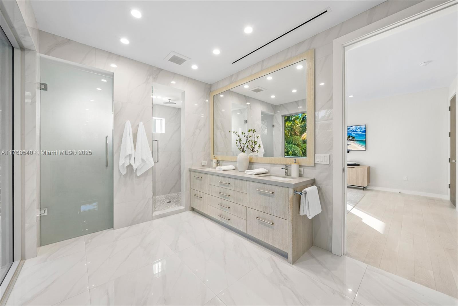 BAY HOMES SUB DB 338-23 - Residential