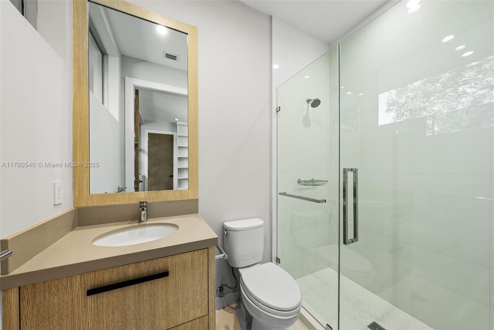 BAY HOMES SUB DB 338-23 - Residential