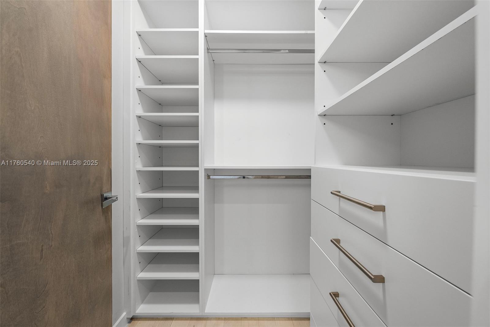 BAY HOMES SUB DB 338-23 - Residential