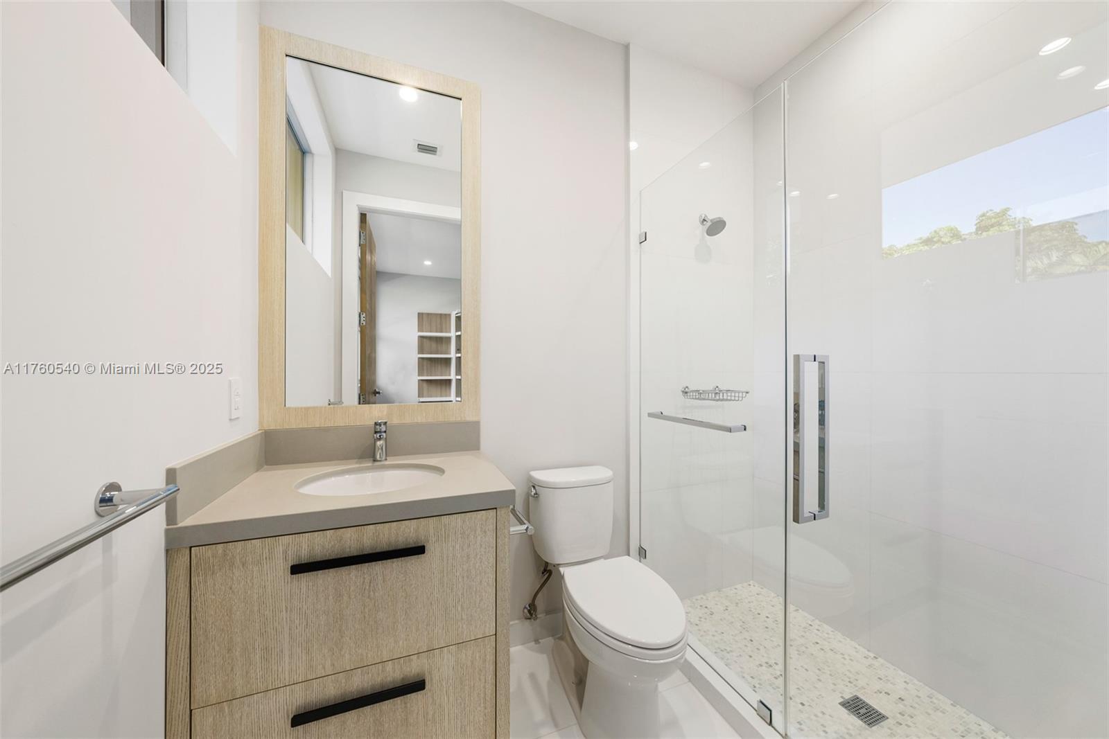 BAY HOMES SUB DB 338-23 - Residential