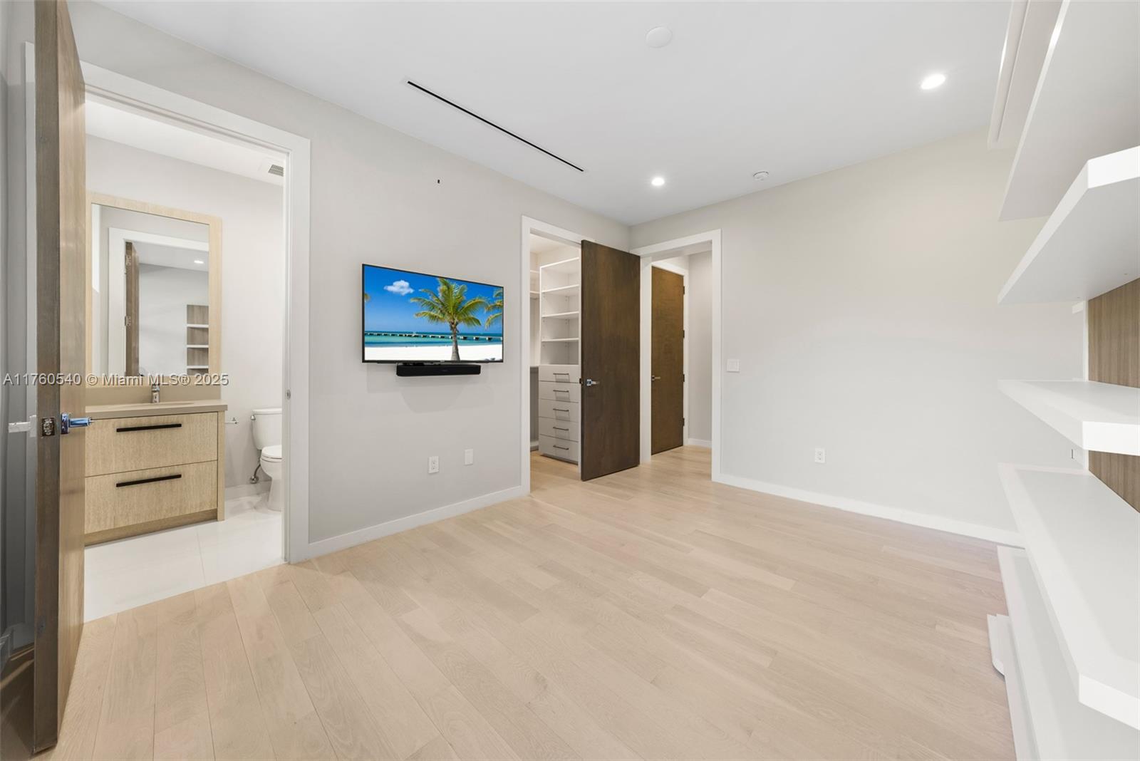 BAY HOMES SUB DB 338-23 - Residential