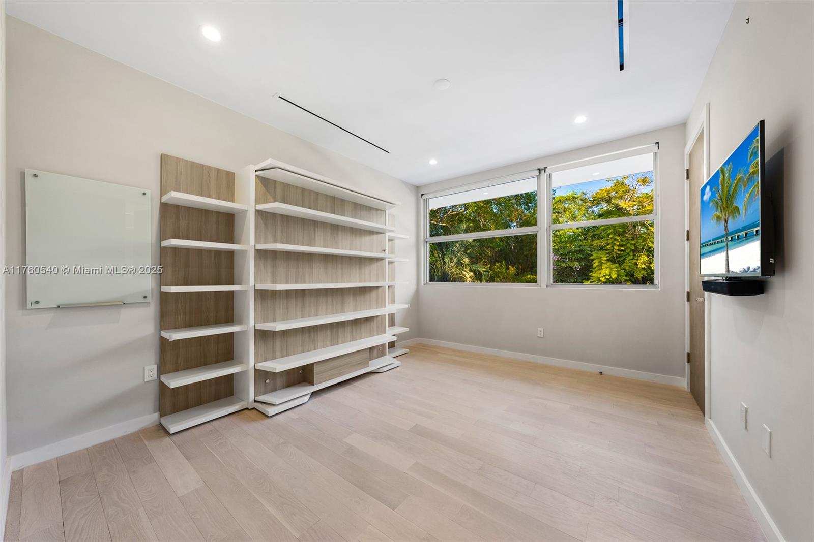 BAY HOMES SUB DB 338-23 - Residential