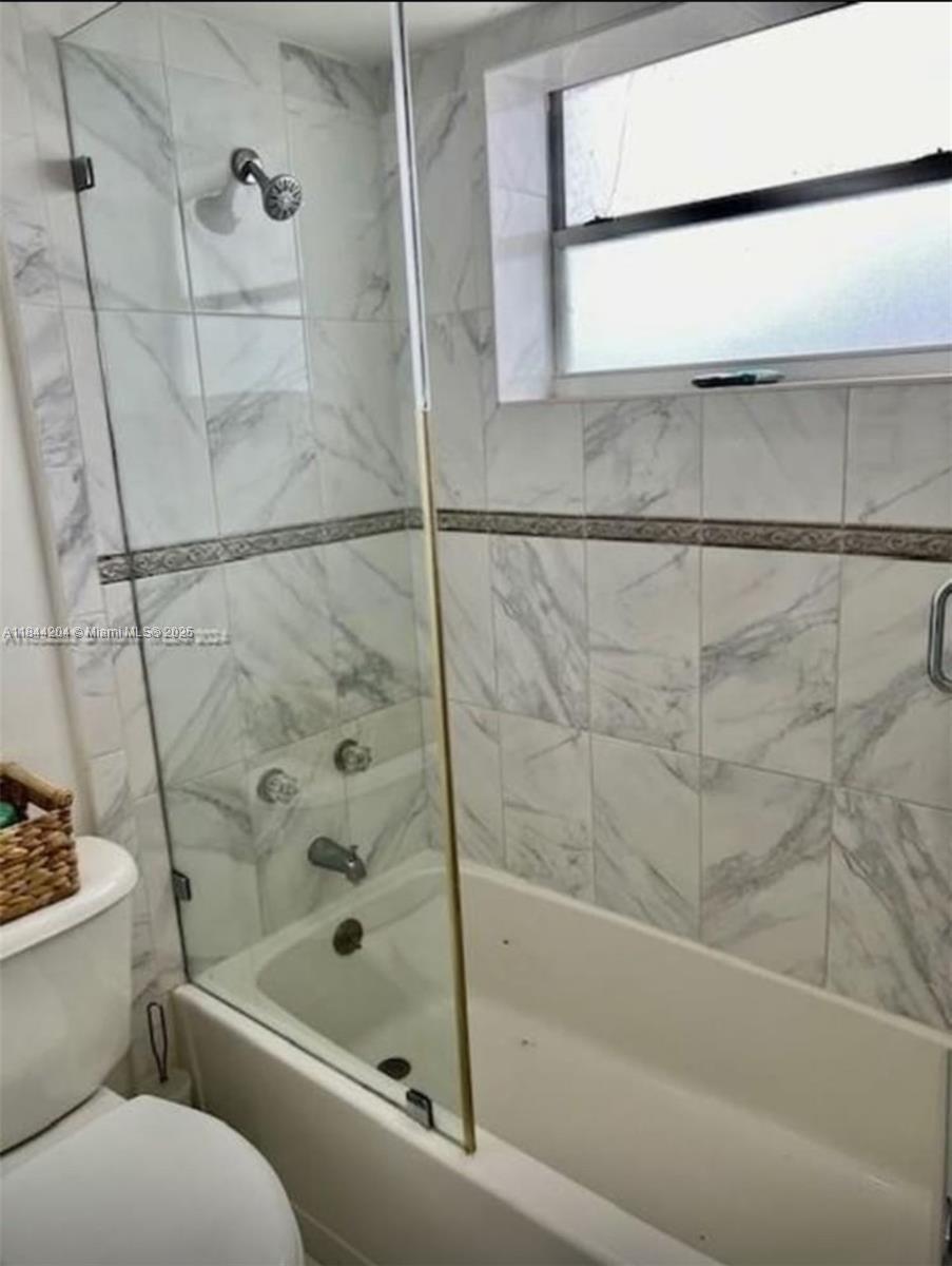 BAYSHORE YACHT & TENNIS C - Residential Lease