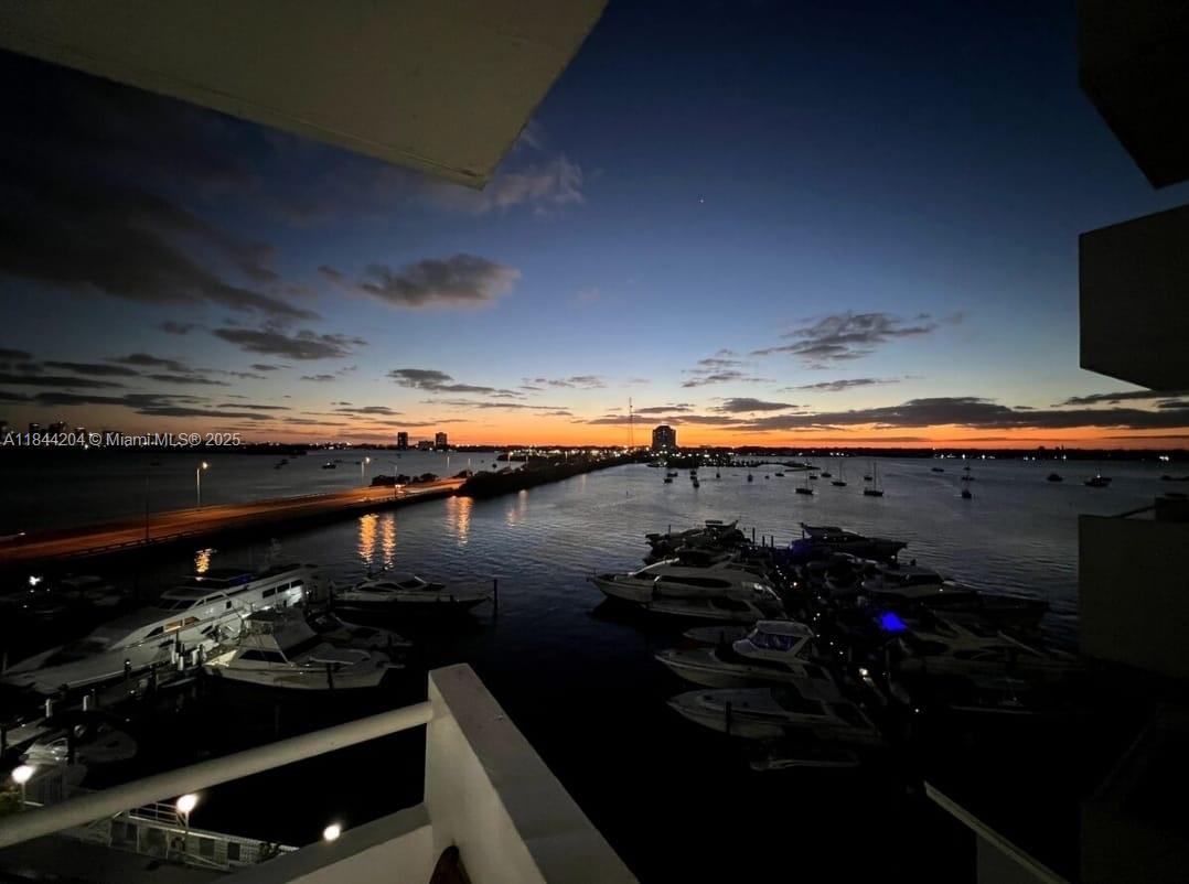 BAYSHORE YACHT & TENNIS C - Residential Lease