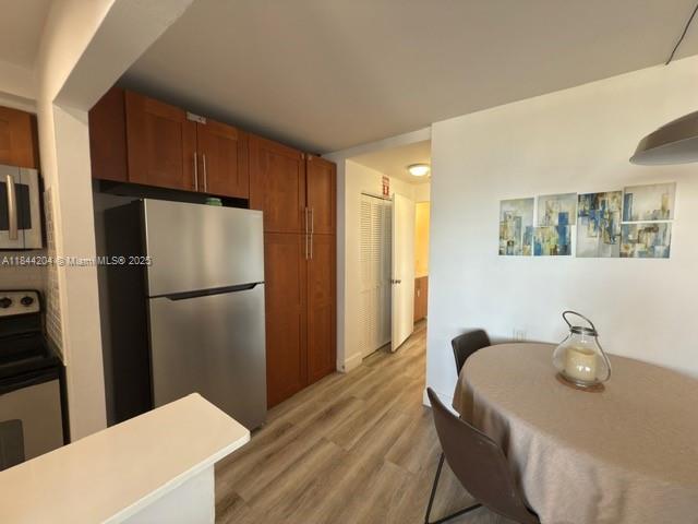 BAYSHORE YACHT & TENNIS C - Residential Lease