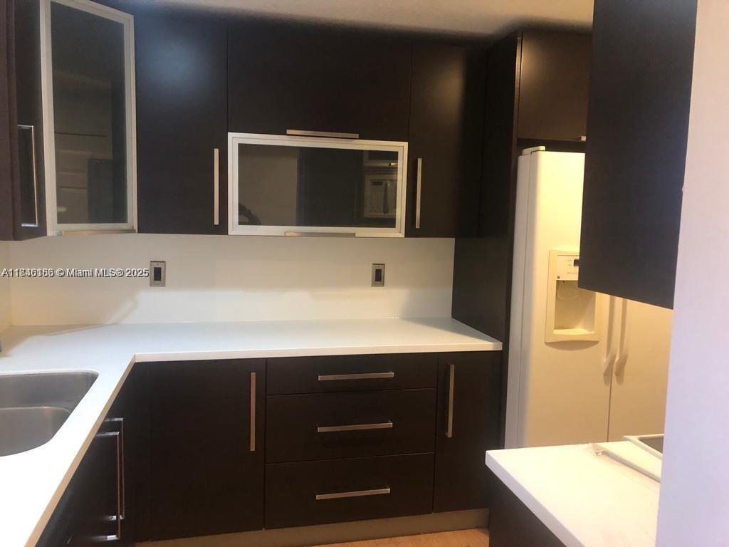 THE COURTS AT DORAL ISLES - Residential