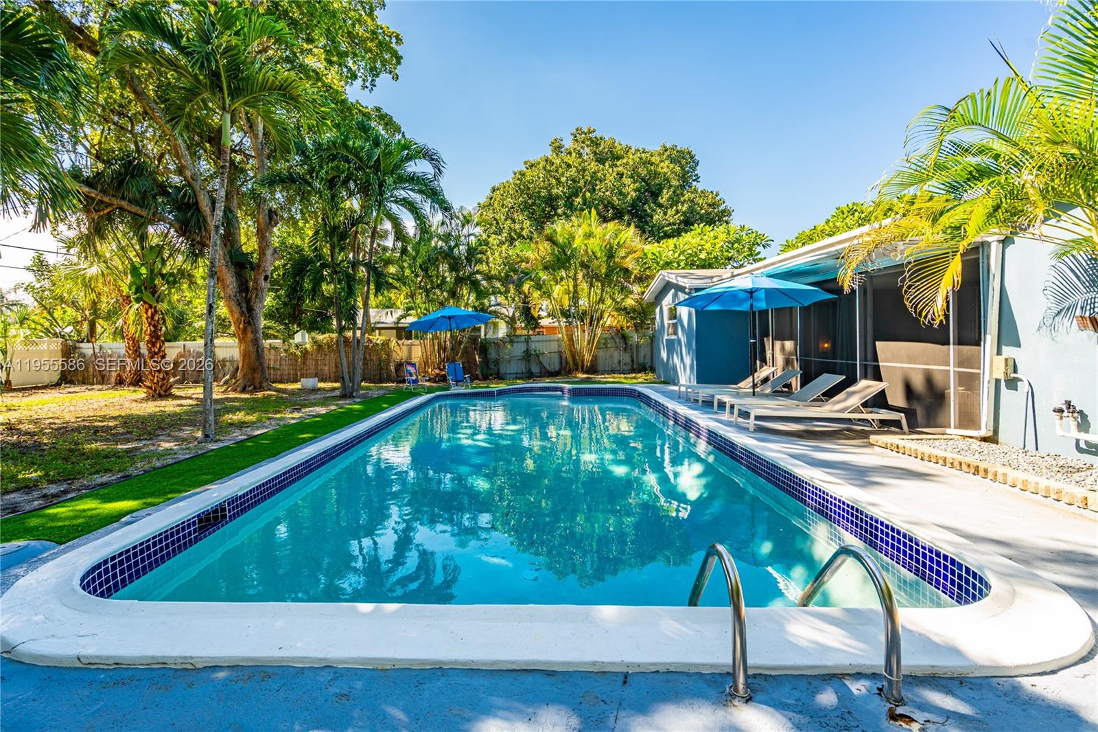 LLOYD ESTATES - Residential