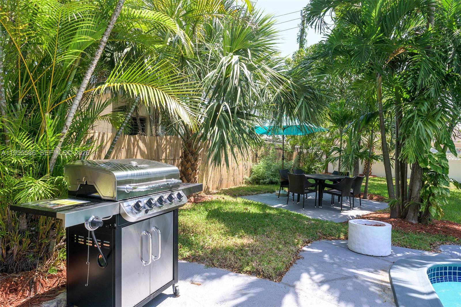 LLOYD ESTATES - Residential