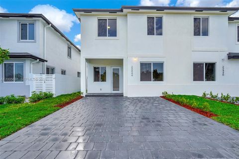 Tiny photo for 22555 SW 125th Ave, Miami, FL 33170 (MLS # A12005691)