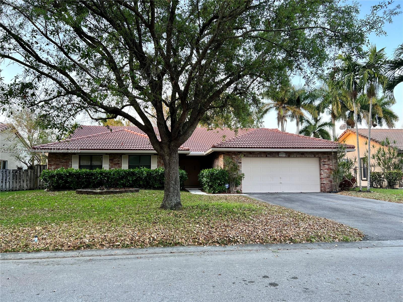 6641 Nw 52nd St 6641, Coral Springs, Broward County, Florida - 4 Bedrooms  
2 Bathrooms - 