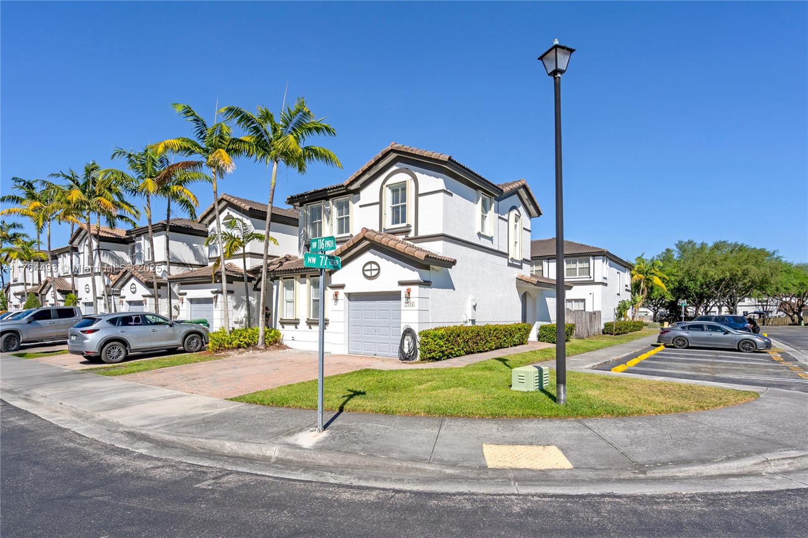 Property for Sale at 7719 Nw 116th Path 7719, Doral, Miami-Dade County, Florida - Bedrooms: 3 
Bathrooms: 3  - $629,900