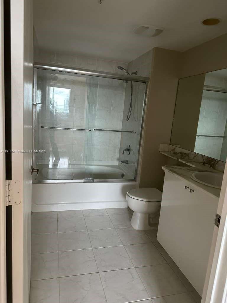 VENTURE AT AVENTURA EAST - Residential Lease