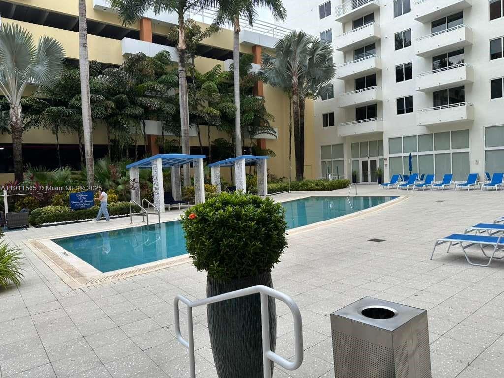 VENTURE AT AVENTURA EAST - Residential Lease
