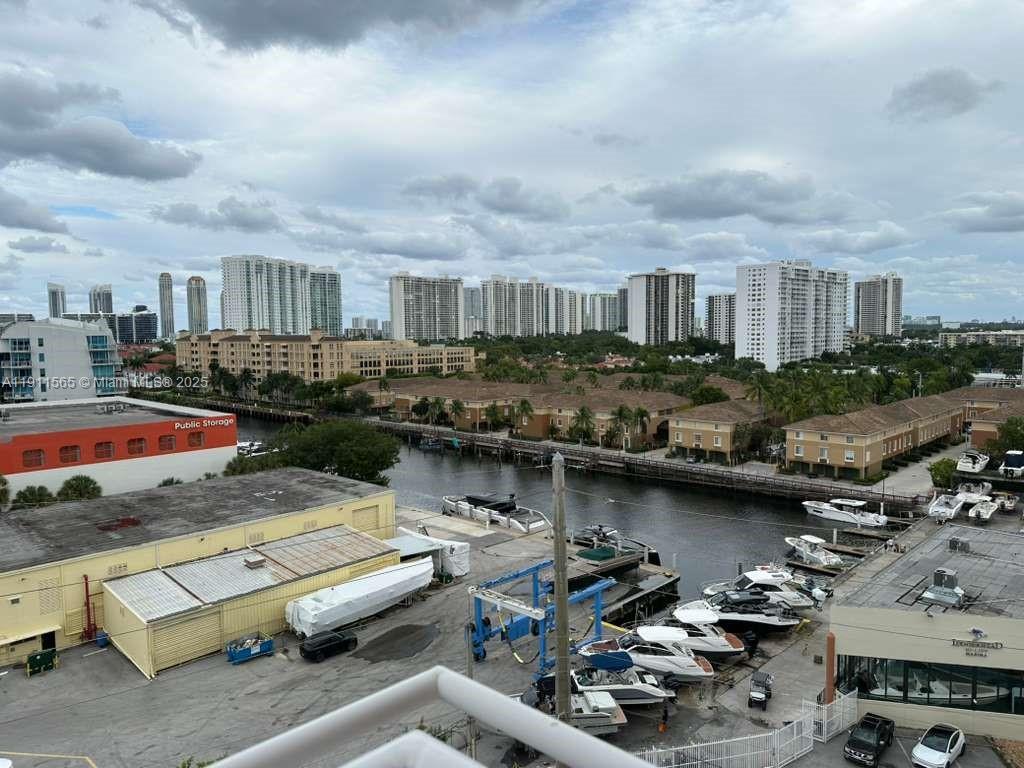 VENTURE AT AVENTURA EAST - Residential Lease