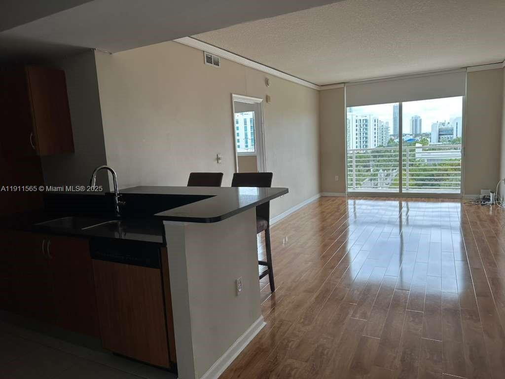 VENTURE AT AVENTURA EAST - Residential Lease