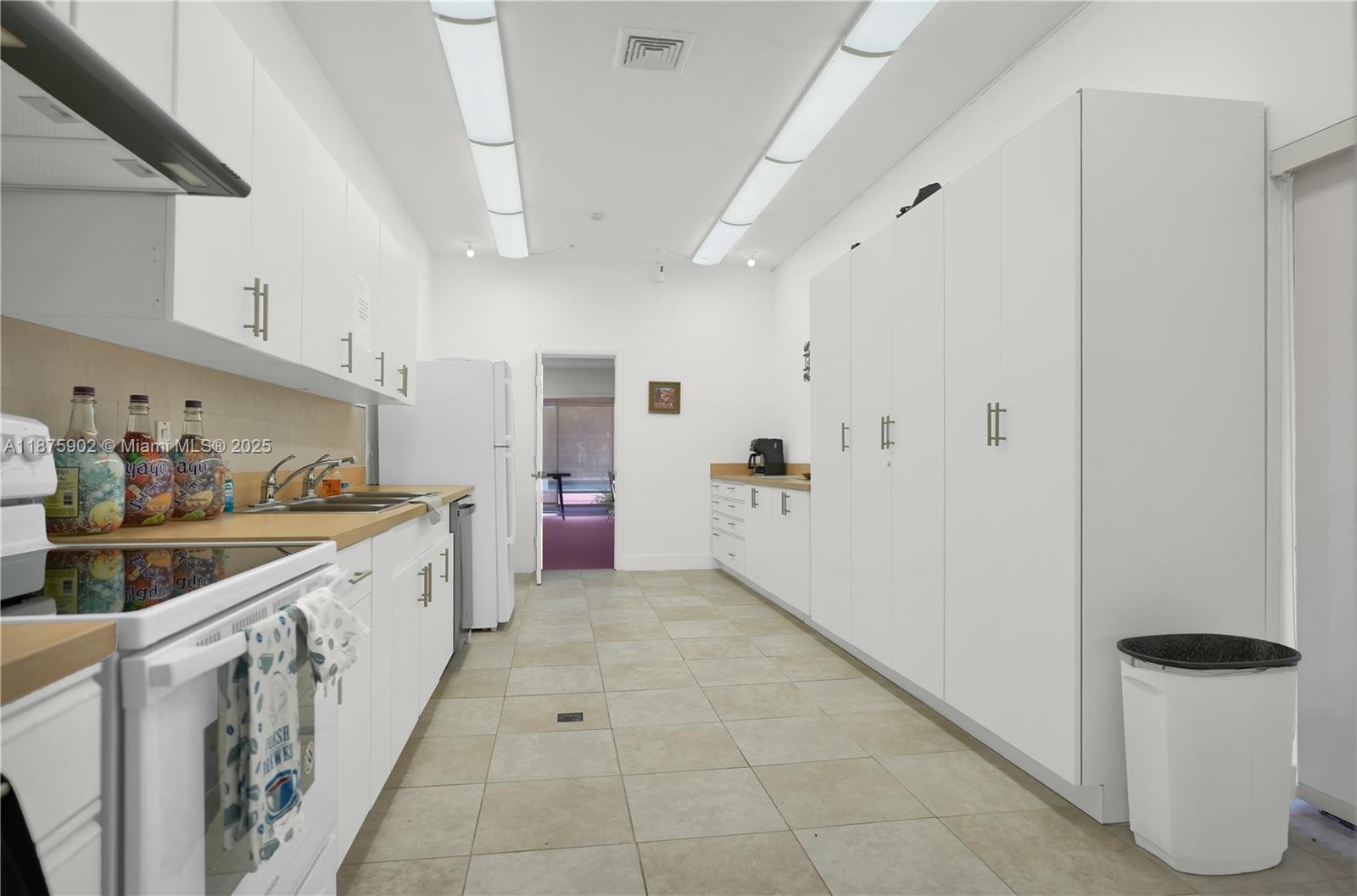 GREEN HILLS PARK WEST NO - Residential Lease