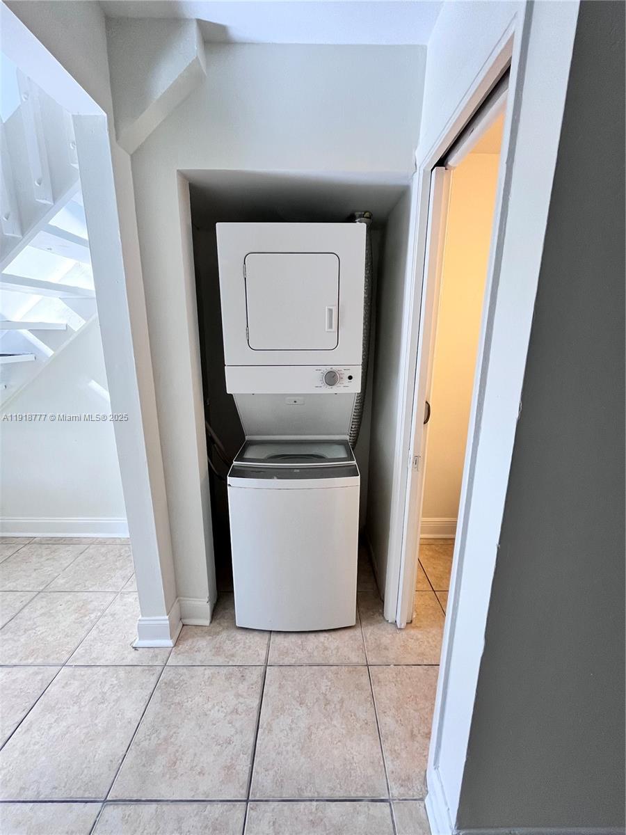 TRIANGLE PROPERTY - Residential Lease